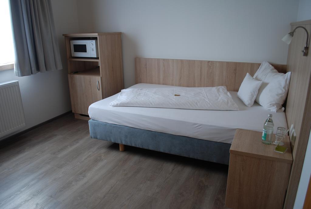 Hotel Baeren Gaertringen Ngoại thất bức ảnh